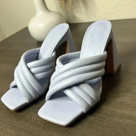 Abound Pearl Cross Band Block Heeled Sandals - Picture 6 of 14